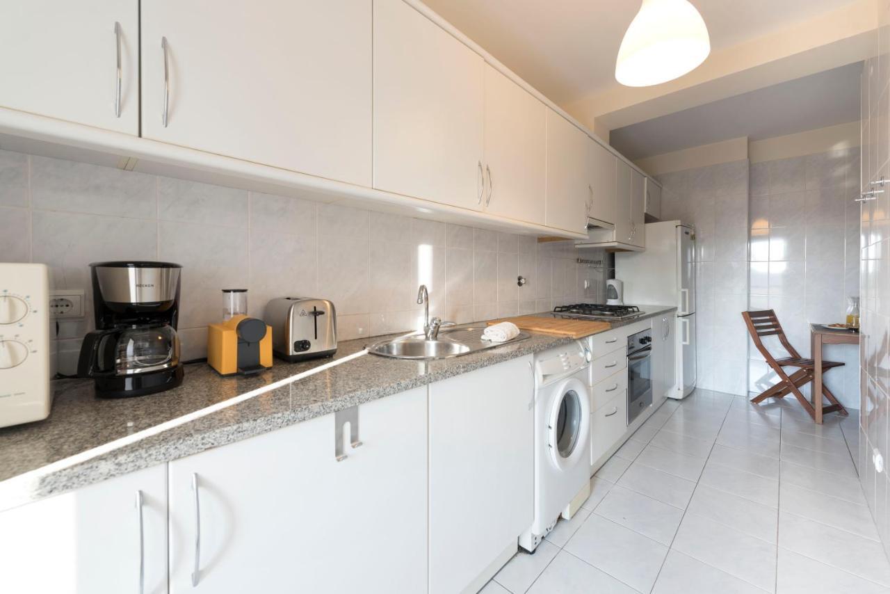Lovelystay - Homey Feeling Flat W/ Free Parking Porto Zewnętrze zdjęcie