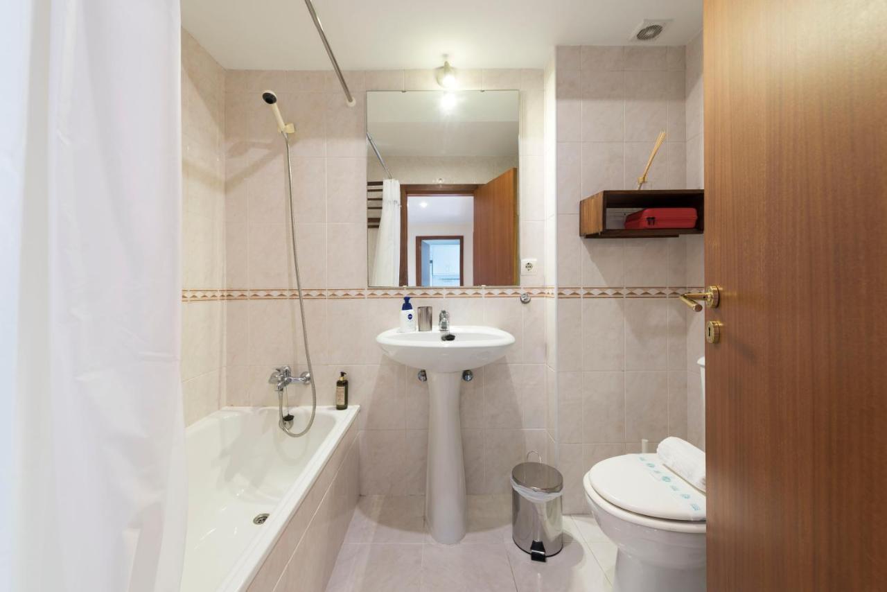 Lovelystay - Homey Feeling Flat W/ Free Parking Porto Zewnętrze zdjęcie